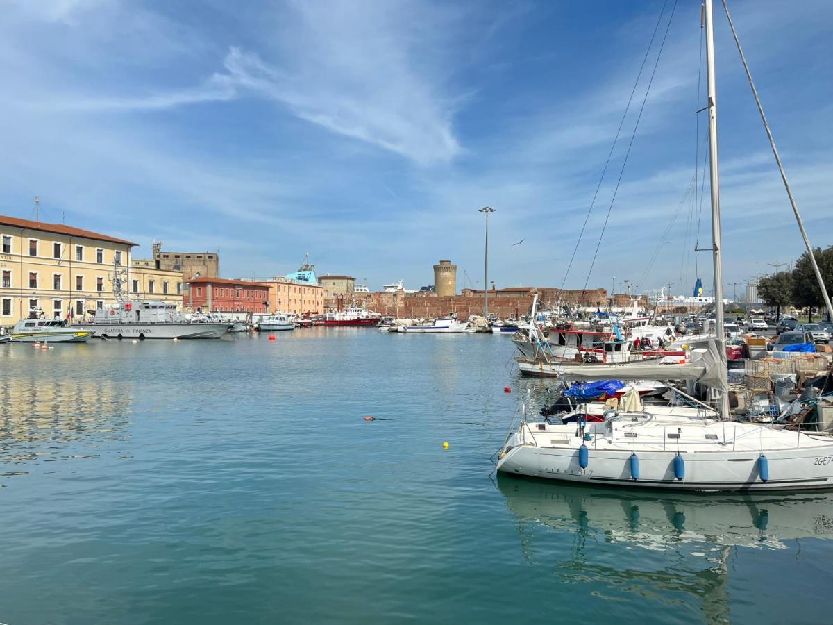 Kasia Porta Sul Mare Di Livorno Free Parking Exterior photo