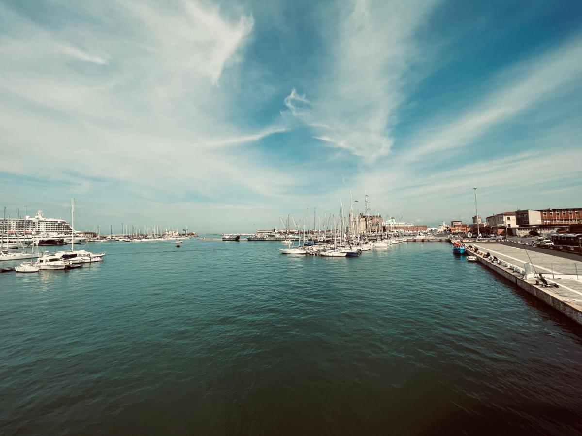 Kasia Porta Sul Mare Di Livorno Free Parking Exterior photo